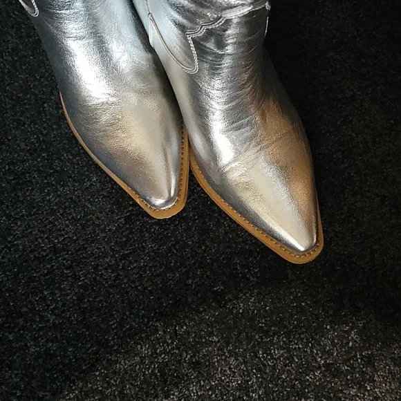 Silver Western Cowboy Boots - Picture 4 of 7
